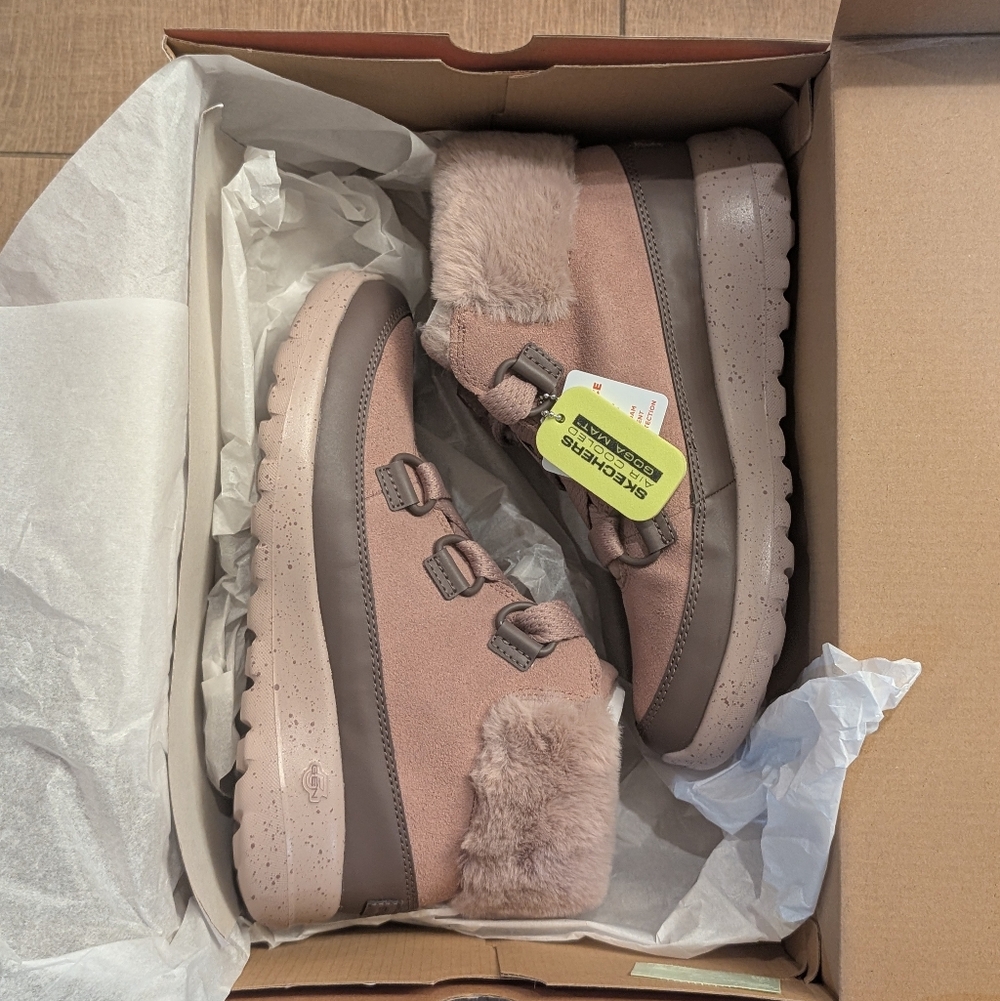Skechers Mauve Fur-Lined Ankle Winter Boots Size 7 NIB